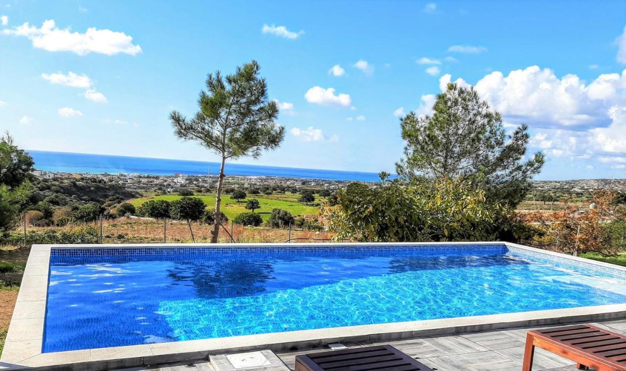 Villa Gavriel: Peyia Retreat with Sea Views and Private Pool Exterior photo