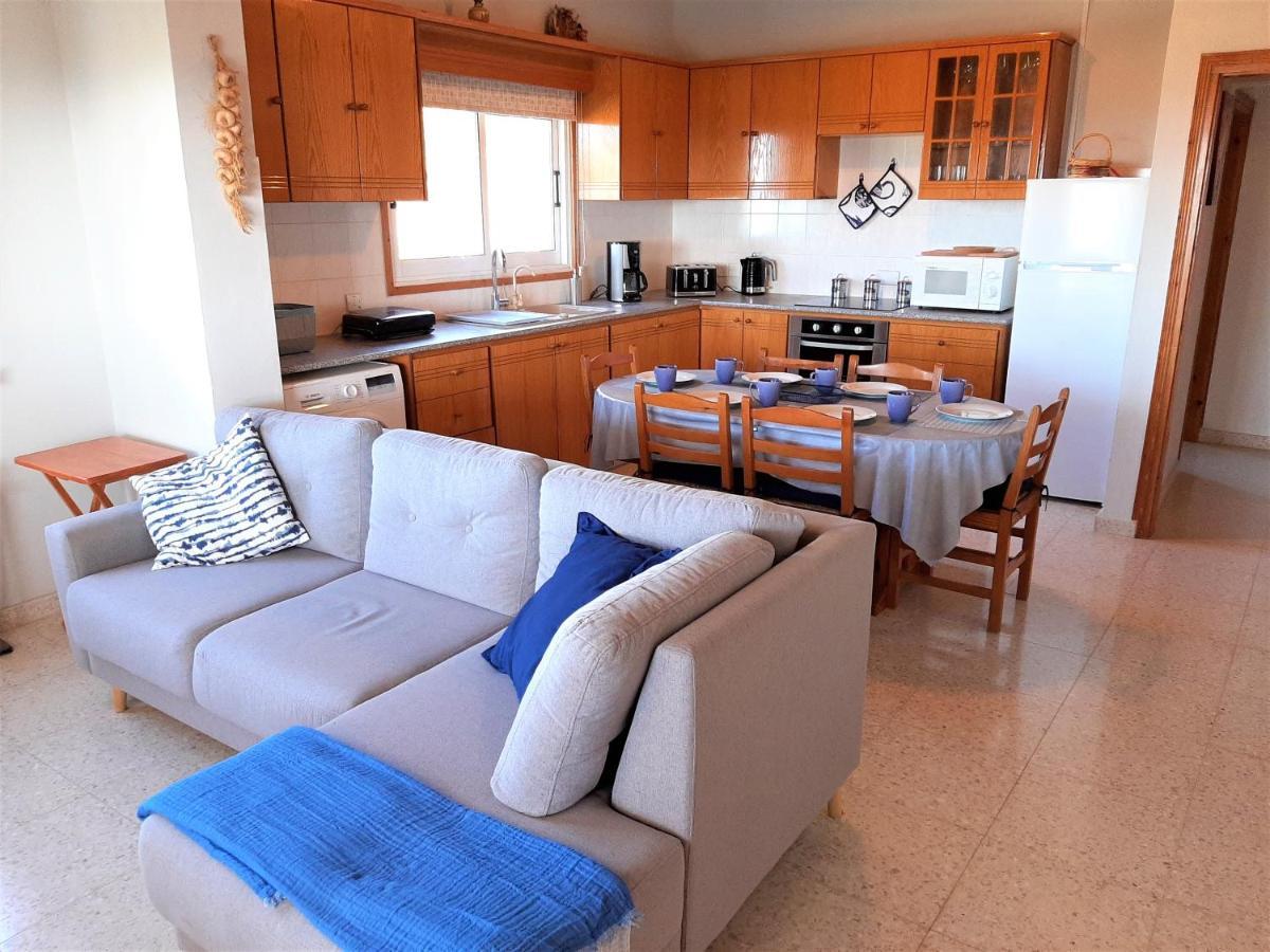 Villa Gavriel: Peyia Retreat with Sea Views and Private Pool Exterior photo