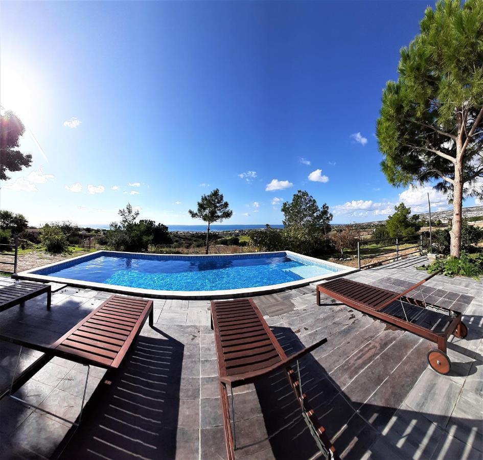 Villa Gavriel: Peyia Retreat with Sea Views and Private Pool Exterior photo