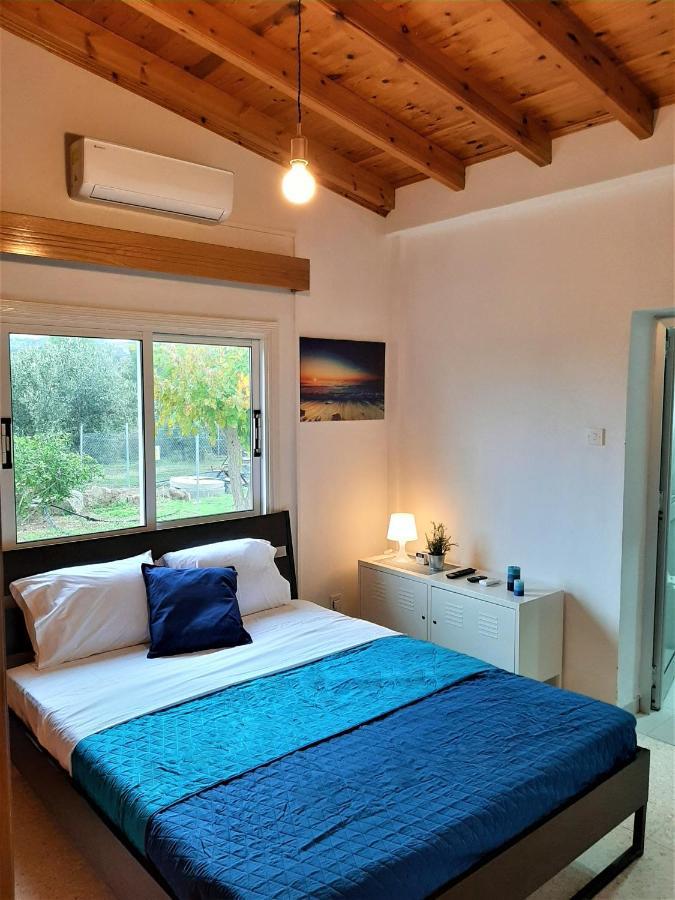 Villa Gavriel: Peyia Retreat with Sea Views and Private Pool Exterior photo